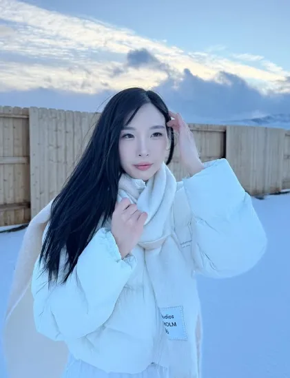 elle lee age