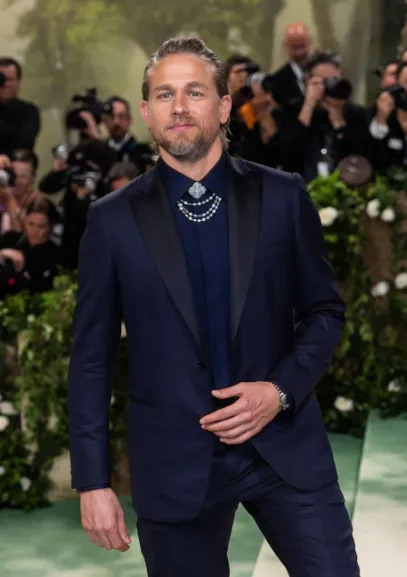 charlie hunnam height