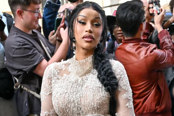 Cardi B Height Age, Net Worth, Career, Relationship, Family & Biography